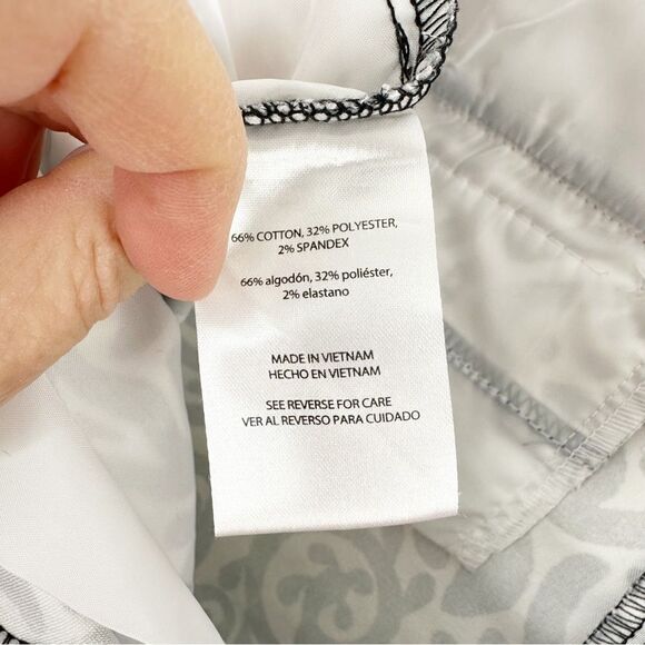 Issac Mizrahi Tailored Stretch Trouser Shorts Black/White Native Print Sz 12 - Picture 8 of 10